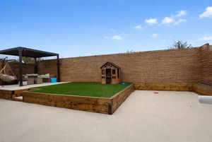 Photo 8- click for photo gallery